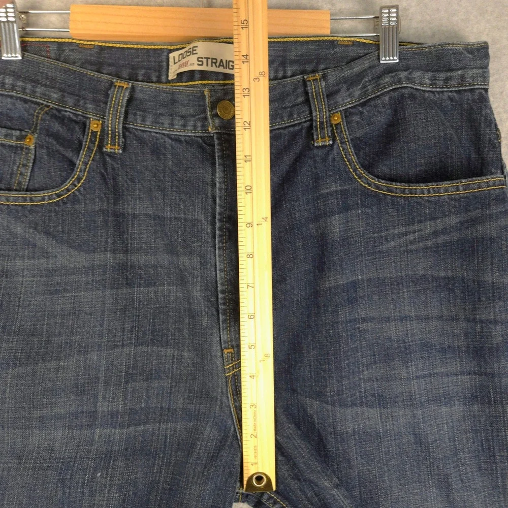 Levis levis 569